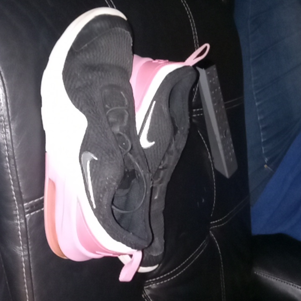 Nike air sneakers size 2Y